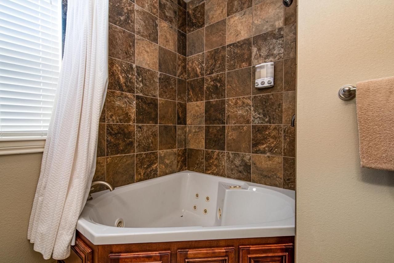 Two Bedroom Villa In The Heart Of Branson! Exteriör bild
