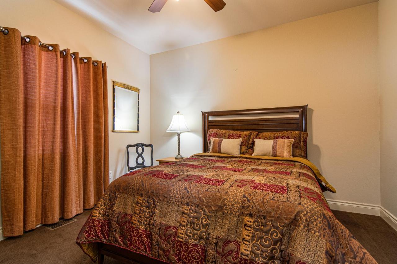 Two Bedroom Villa In The Heart Of Branson! Exteriör bild